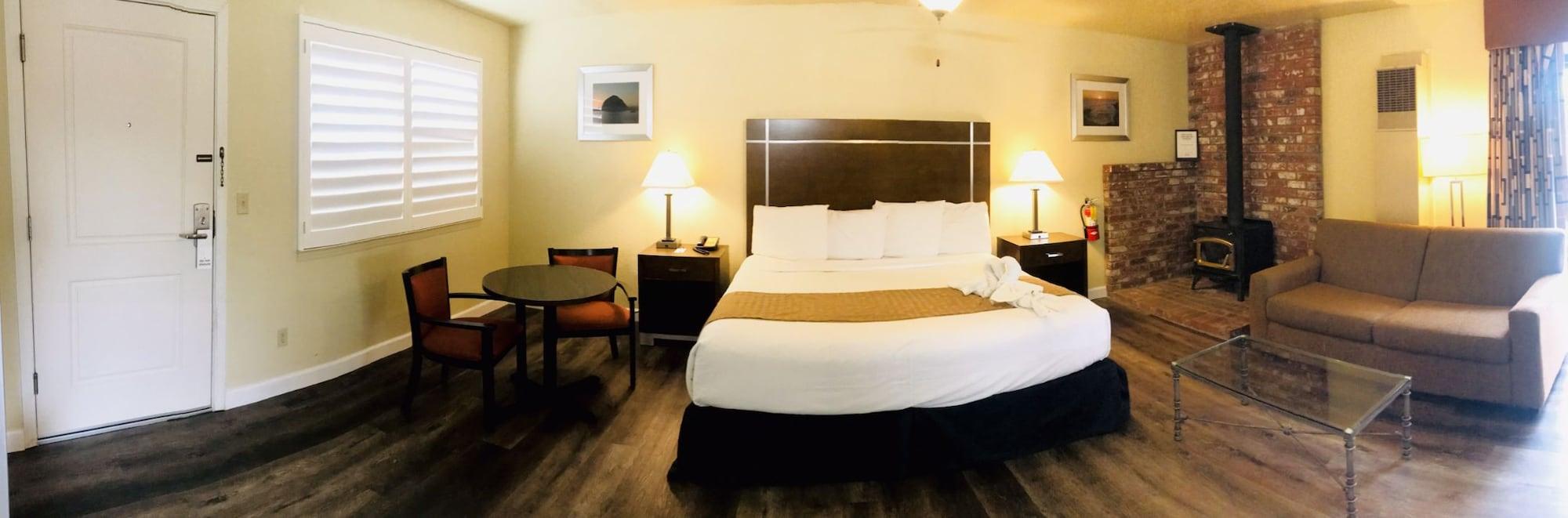 Harbor House Hotel